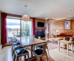 Photo 3 - Renovated, spacious, beautiful! Stay here & kids ski free!