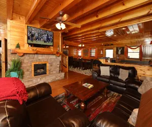 Photo 3 - Spacious Mountain Lodge with Deluxe Amenities