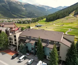 Photo 4 - Newly Remodeled Ski-In Ski-Out Right By The Lift - FP304