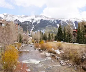 Photo 2 - Private Mountain Town home Pet Friendly with Great Views - WD12