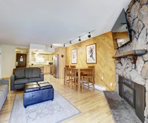 Photo 4 - Pet-friendly Very Spacious Condo - BE108