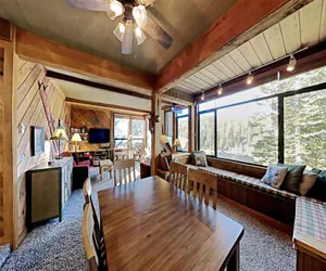 Photo 2 - Nicely Remodeled 2 Bedroom Condo in Mammoth! Easy access to 3 Hot Tubs &  Pool! (Unit 572 at 1849)