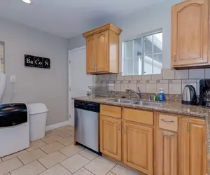 Photo 5 - Minutes to Techs & Stanford Uni! Cozy 2BR House