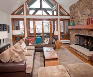 Photo 2 - Lavish 3BR/3.5BA Bachelor Gulch Condo - Ski In / Ski Out