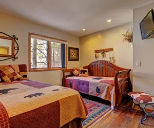 Photo 4 - Gold King Lodge