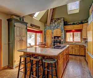 Photo 2 - Gold King Lodge