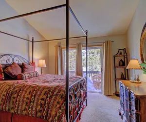 Photo 5 - Gold King Lodge