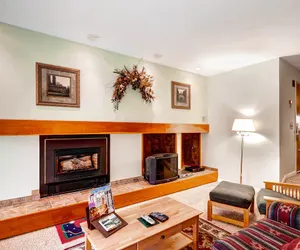 Photo 5 - Spacious 1Br Condo Sleeps up to 4. Kids Ski Free!