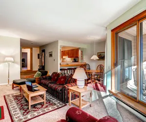 Photo 3 - Spacious 1Br Condo Sleeps up to 4. Kids Ski Free!