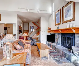 Photo 4 - Very Spacious 3Br Condo, Sleeps 8!