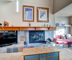 Photo 5 - Very Spacious 3Br Condo, Sleeps 8!