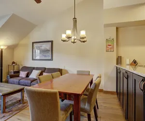 Photo 4 - 3Br Sweeping Snowcapped Views + Expansive Balcony - Sleeps 8