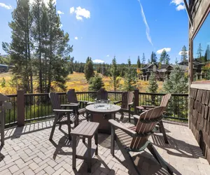 Photo 4 - Beautiful Executive Ski-In Ski-Out Rooftop Hot tub - LR962