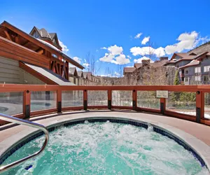 Photo 2 - Perfect Location, With Amazing Views - CO422