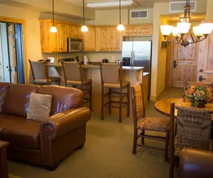 Photo 5 - Valley Views with Loaded Bedrooms Save 20% on 7+ Nights!