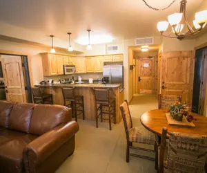 Photo 3 - Silverado Lodge with Fireplaces and Pool Views Save 20% on 7+ Nights!