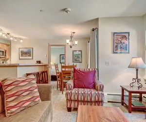 Photo 5 - Cozy  & Convenient 1Br - Just steps to Vibrant Apres-Ski 4ppl