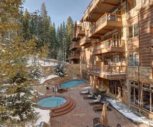 Photo 5 - Luxury 3Br Ski In-Out Condo/Firepit, pool, sauna