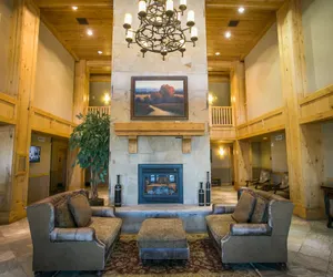 Photo 2 - Well Equipped Condo with Balcony Overlooking Pool Save 20% on 7+ Nights!