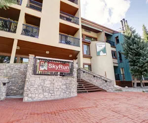 Photo 5 - Perfectly Located Hotel Room - Ski-In Ski-Out - Steps to the American Eagle/American Flyer chairlifts - MP522H
