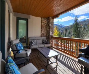 Photo 4 - Ski-in/ Ski-out 3BR 3.5BA Forest + Mountain Views, Sleeps 8