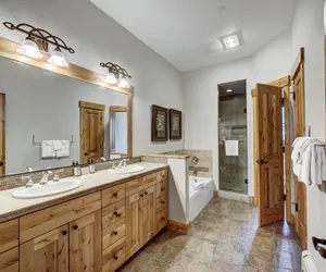 Photo 5 - Modern 3Br Mountain Townhouse - Winter Escape Mins to Slopes