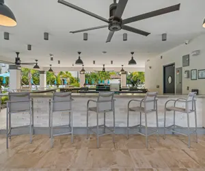 Photo 2 - Spring  Lakeview Condo