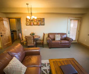 Photo 5 - Stay in Comfort while Enjoying Valley Views Save 20% on 7+ Nights!