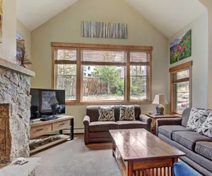 Photo 2 - Cosmopolitan Decor + Spacious 3Br in Downtown Breck Sleeps 8