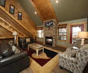 Photo 2 - Spacious Elegance Mountain Cabin near Pigeon Forge Attractions