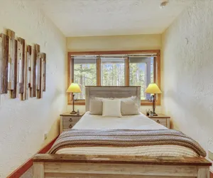 Photo 4 - Evergreen Lodge