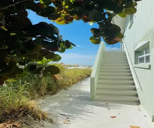 Photo 5 - 763 NORTH SHORE DRIVE - DOWNSTAIRS