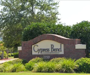 Photo 2 - 822 Cypress Bend