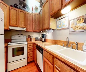 Photo 3 - Chateau de Montagne 1 Spacious Townhome with Great Complex Amenities On the Shuttle Route