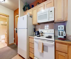 Photo 3 - Sunstone 206 Ski-In Ski-Out Condo At Sunstone Lodge with Great Complex Amenities