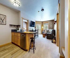 Photo 5 - Sunstone 206 Ski-In Ski-Out Condo At Sunstone Lodge with Great Complex Amenities