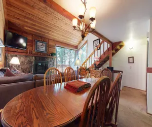 Photo 2 - Mammoth Sierra Townhomes 40 Rustic and Spacious Townhome with Great Complex Amenities