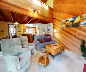 Photo 4 - Snowflower 81 Mountain Rustic with Great Complex Amenities, On The Shuttle Route