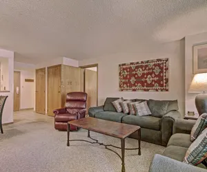 Photo 5 - Roomy Condo With Great Amenities - VS643