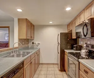 Photo 5 - Roomy Condo With Great Amenities - VS643