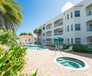Photo 2 - Villas Of Ocean Gate II 102