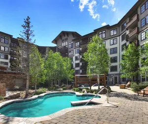 Photo 2 - Luxury Remodeled Passage Point Condo - Short Walk to Lifts - Heart of Center Village - PP404