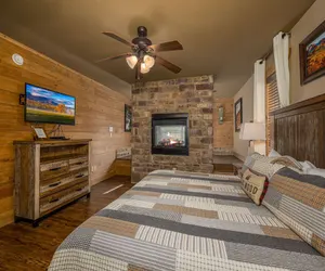 Photo 4 - Luxurious Chalet in the Heart of the Great Smoky Mountain