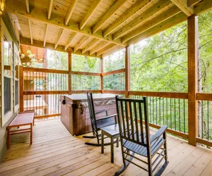 Photo 5 - Secluded Marco Polo Cabin with Spacious Surround Sound Theater Room