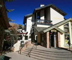 Photo 2 - Vail Creekside Condo with Fireplace Near Gondola