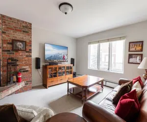 Photo 2 - All Seasons Great Condo that is close to Gondola