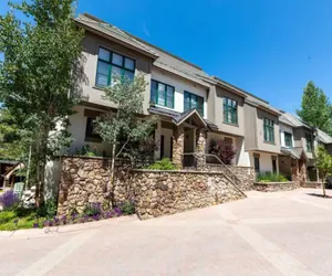 Photo 2 - Ski-in Ski-out Townhome in Beaver Creek