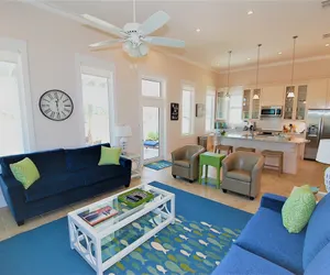 Photo 2 - Coastal Cottage - Private Home Close to Beach & Bay