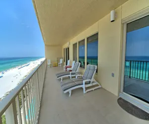 Photo 2 - Beautiful Condo with Spacious Balcony to Enjoy Fascinating Ocean View - Unit 1002