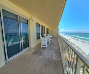 Photo 4 - Gorgeous Condo with Breathtaking Ocean View - Unit 0803